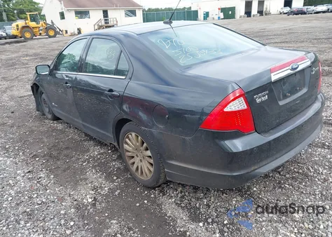 2010 Ford Fusion Hybrid from USA, damaged, VIN 3FADP0L36AR172270